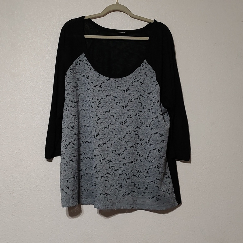 Torrid Black and Gray Lace 3/4 Sleeve Top